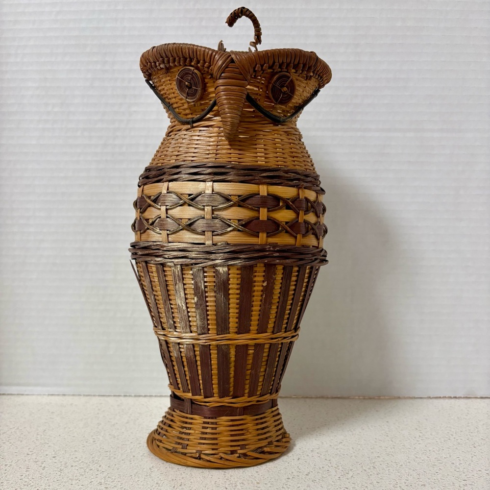 Vintage Owl Wicker Basket I1